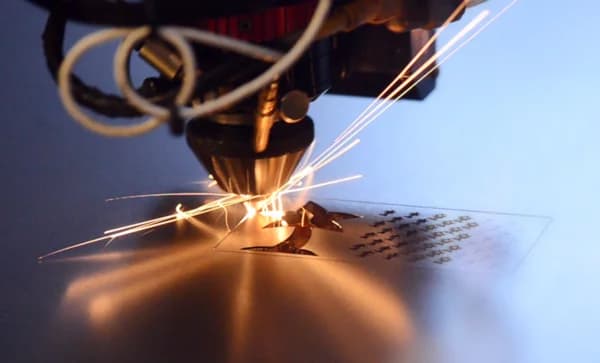 Conheça o serviço de corte a laser em metal da AMFORJA
